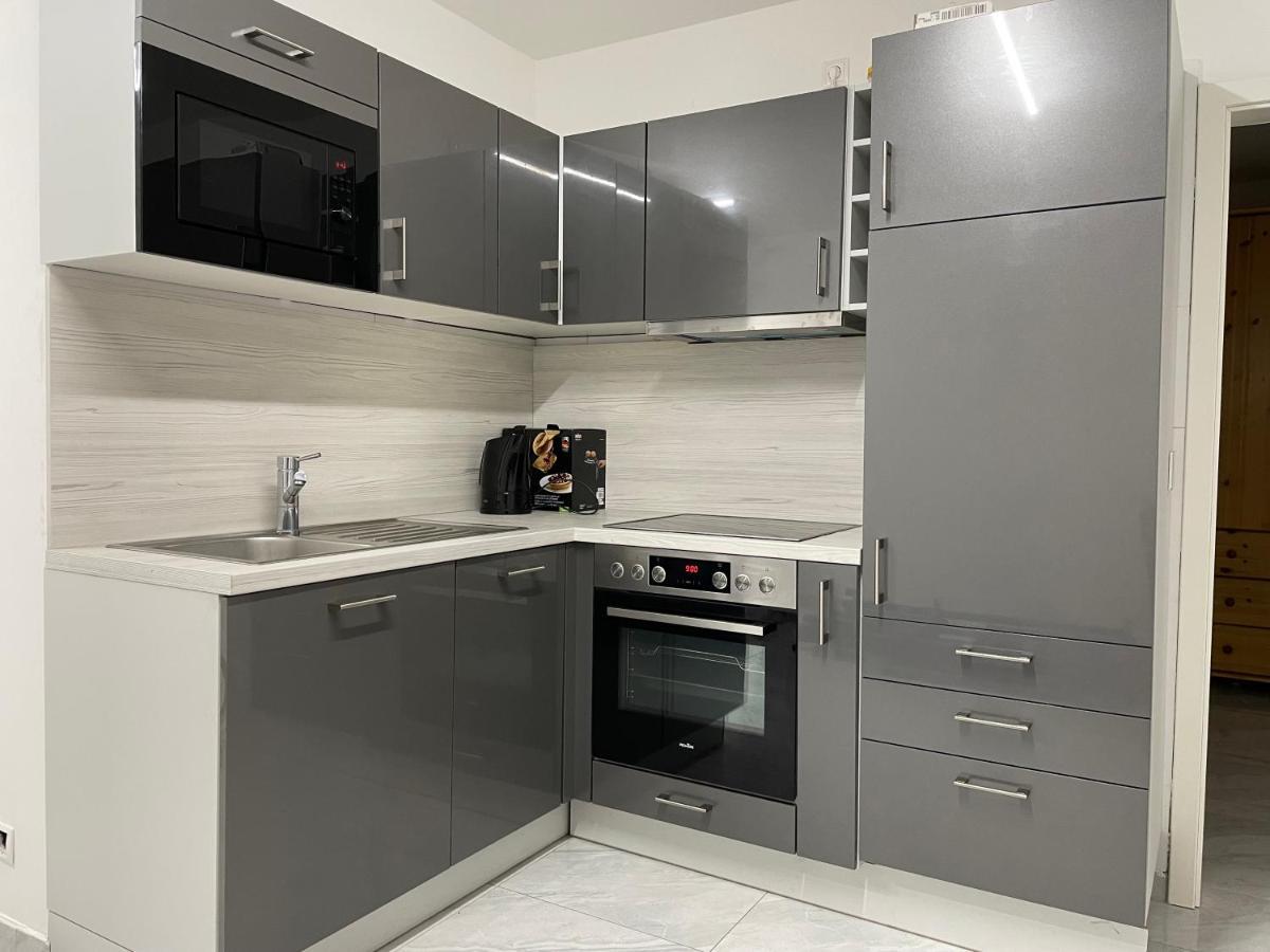 Fully Equipped Apartment 3 Rooms 5 Bed ฮัมบูร์ก ภายนอก รูปภาพ