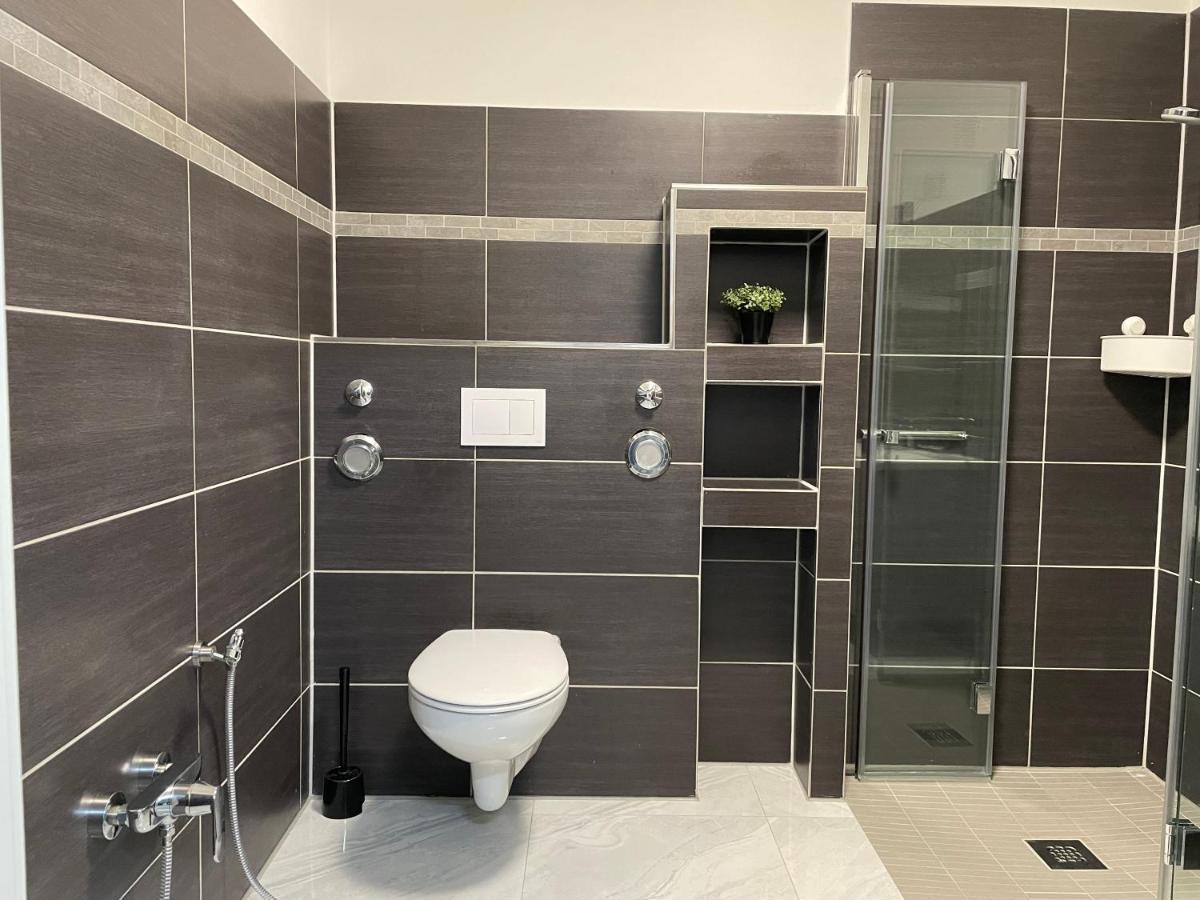 Fully Equipped Apartment 3 Rooms 5 Bed ฮัมบูร์ก ภายนอก รูปภาพ