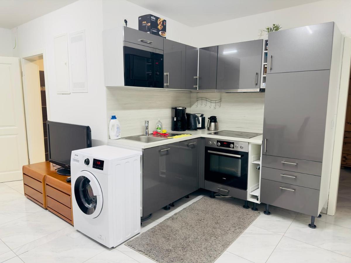 Fully Equipped Apartment 3 Rooms 5 Bed ฮัมบูร์ก ภายนอก รูปภาพ